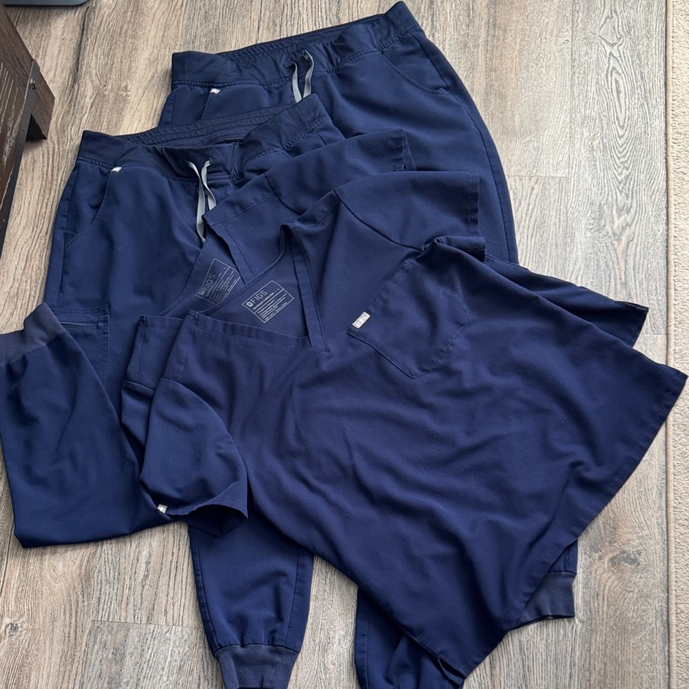 Figs navy scrubs